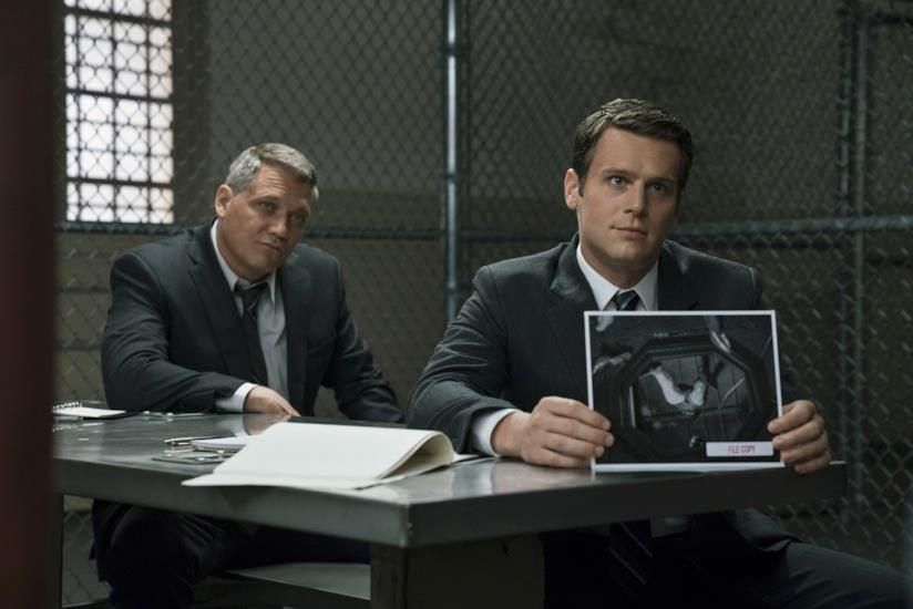Il piano di David Fincher per Mindhunter prevede 5 stagioni I due agenti federali protagonisti della serie TV Mindhunter: Bill Tench e Holden Ford