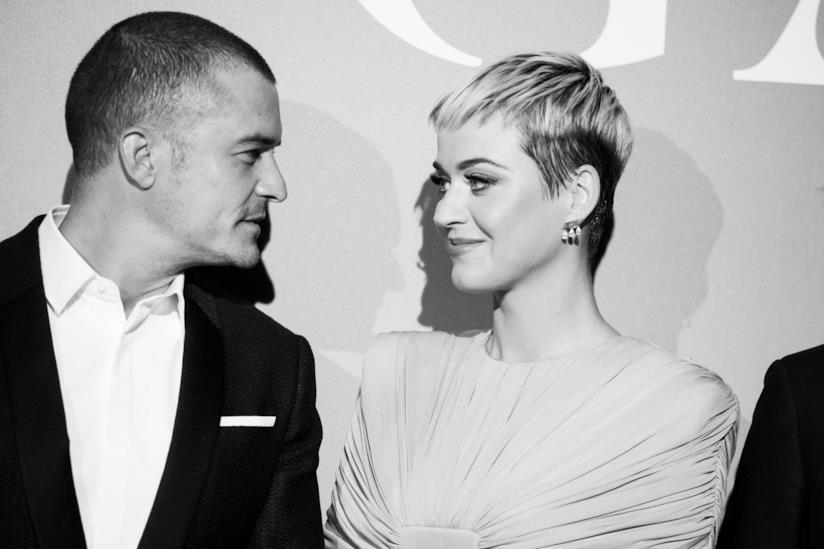 L'anello di fidanzamento che Orlando Bloom ha regalato a Katy Perry costa 5 milioni di dollari Katy Perry e Orlando Bloom