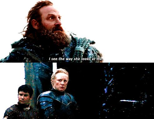 Brienne e Tormunt Brienne disgustata mentre Tormunt innamorato