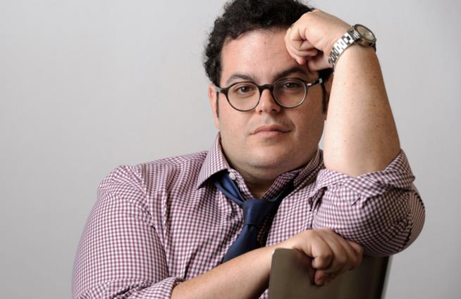 Josh Gad nel cast di Assassinio sull'Orient Express Un primo piano di Josh Gad
