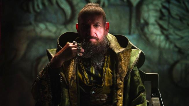 Il vero Mandarino tornerà nel MCU, parola di Kevin Feige Un primo piano di Ben Kingsley nei panni del Mandarino in Iron Man 3