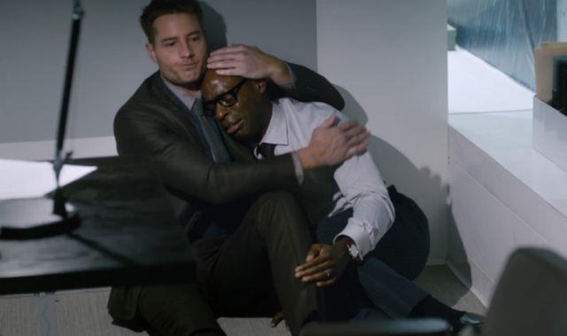 Kevin aiuta Randall durante un attacco di panico Kevin e Randall nella prima stagione di This Is Us