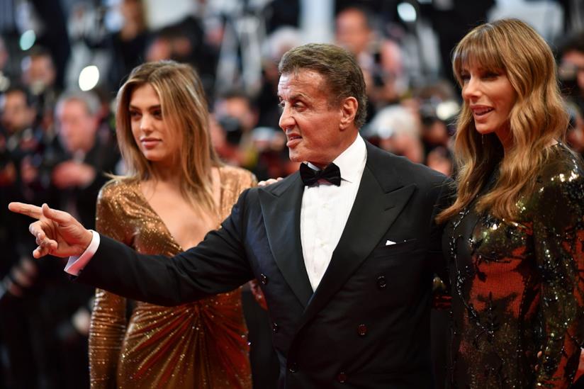 Sylvester Stallone a Cannes: l'attore ha parlato di Rambo, Rocky e Cobra Sylvester Stallone sul red carpet del Festival di Cannes