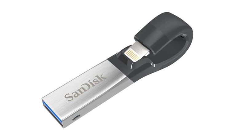 Sandisk iXpand USB 3.0 Unità Flash da Backup da 128 GB per iPhone e iPad in offerta per l'Amazon Prime Day Sandisk iXpand USB 3.0 Unità Flash da Backup da 128 GB per iPhone e iPad