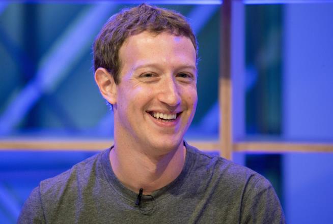 Mark Zuckerberg scrive un algoritmo per battere una ragazza a Scrabble Un primo piano di Mark Zuckerberg