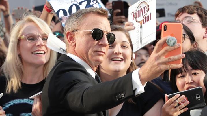 Bond 25: riprese anche in Calabria Daniel Craig con i fan
