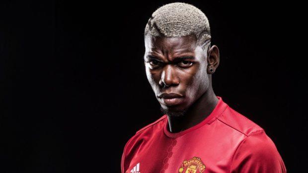 Sarà Paul Pogba la star di copertina di FIFA 18? Un primo piano di Paul Pogba con la maglia del Manchester United