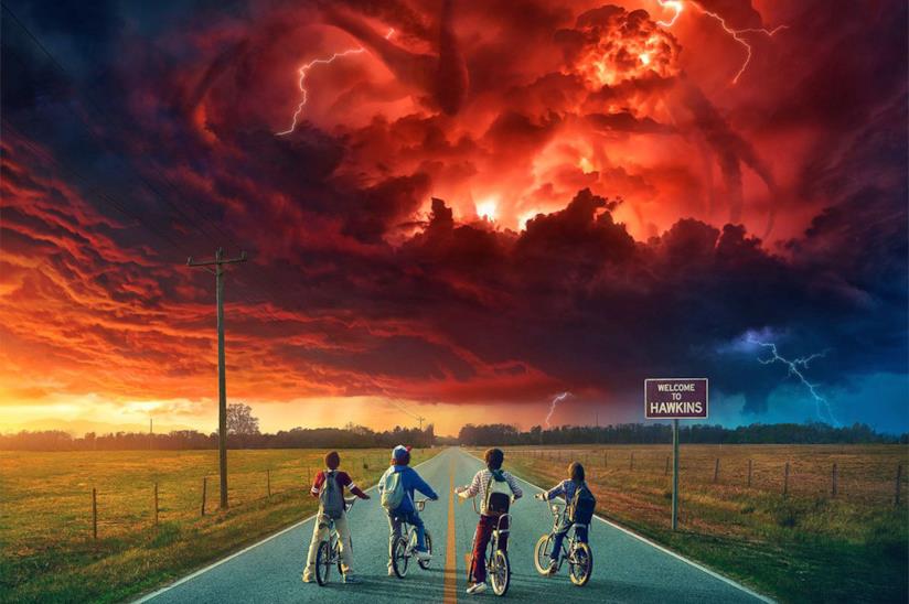 In questo episodio riprende la storia dei quattro giovani di Hawkins e del terribile Sottosopra I giovani protagonisti di Stranger Things e la terribile creatura del Sottosopra