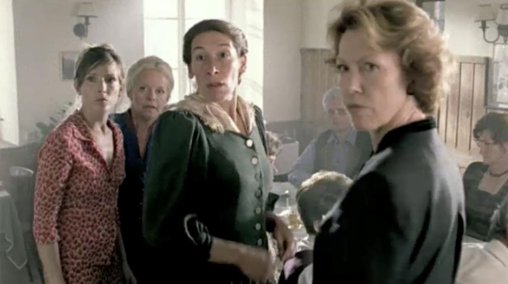 4 donne e un funerale_4