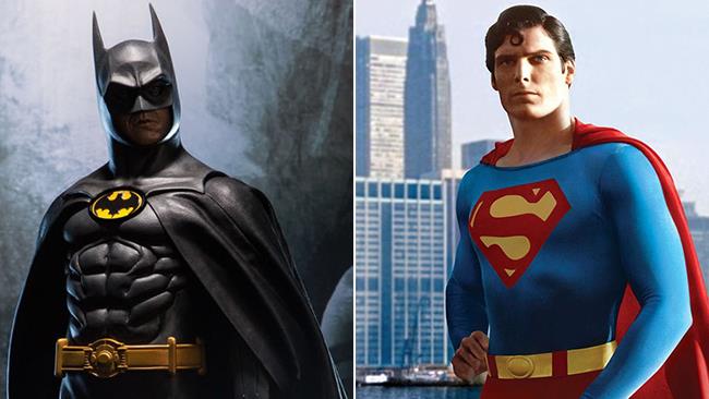 I costumi di Christopher Reeve (Superman) e Michael Keaton (Batman) vanno all'asta Michael Keaton nei panni di Batman (1992) e Christopher Reeve in quelli di Superman (1978)