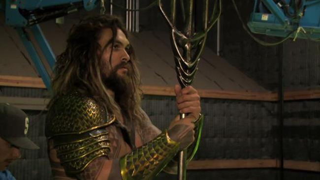 Jason Momoa è Aquaman nelle foto dal set del film Jason Momoa, Aquaman