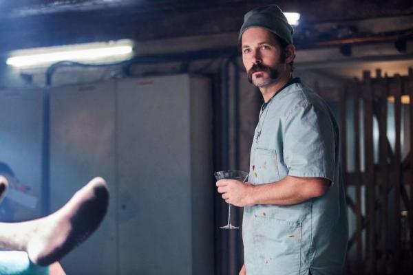 Paul Rudd nel film Mute Mute scena