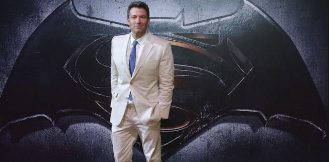 Il regista Ben Affleck ha scelto il titolo per il film dedicato al Cavaliere Oscuro Ben Affleck e sfondo Batman V Superman
