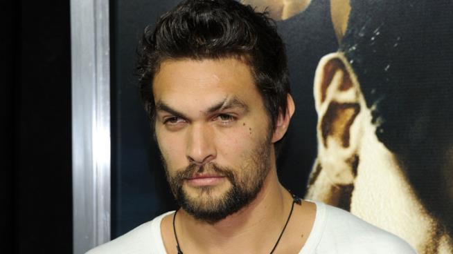 James Momoa sarà il nuovo Corvo? James Momoa in posa