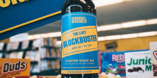 La birra celebrativa per l'ultimo Blockbuster aperto Blockbuster: ecco la birra che omaggia l'ultimo negozio USA
