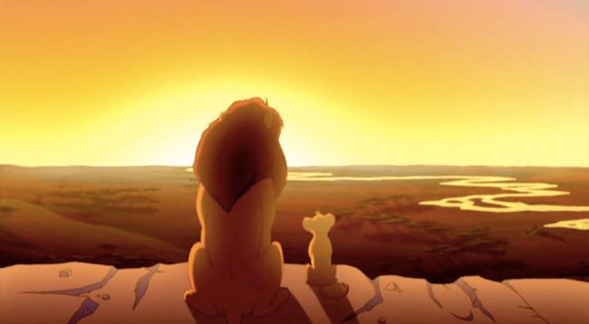 Disney realizzerà una versione live-action de Il Re Leone Mufasa e Simba de Il Re Leone guardano l'orizzonte