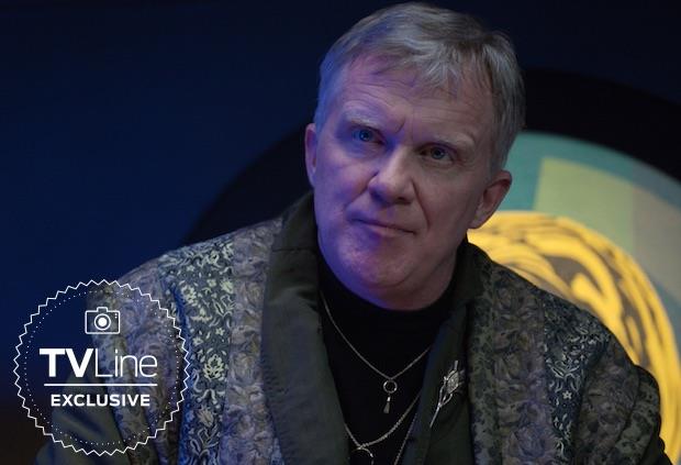 Agents of S.H.I.E.L.D. aggiunge due nuovi personaggi Anthony Michael Hall nei panni di Mr. Kitson nella sesta stagione di Agents of S.H.I.E.L.D.