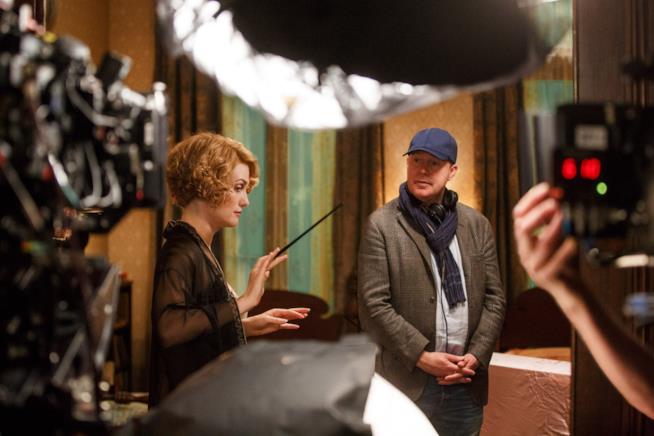 David Yates dirigerà i 5 film della saga Animali Fantastici e Dove Trovarli che racconteranno una storia lunga 19 anni David Yates sul set di Animali Fantastici e Dove Trovarli