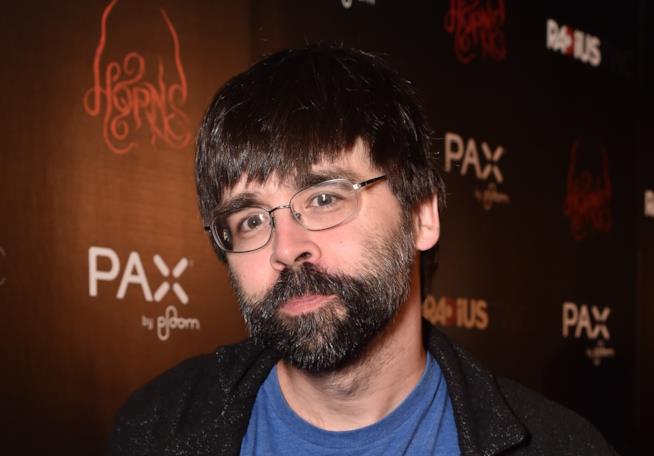 Joe Hill pensa che un caso di omicidio possa essere risolto grazie al film Lo squalo Joe Hill e una scena del film Lo squalo