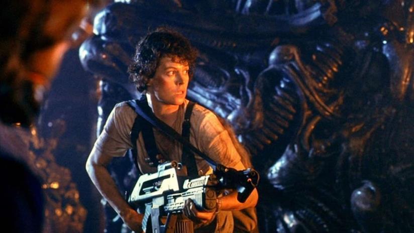 Alcune delle più interessanti curiosità su Aliens - Scontro finale di James Cameron L'attrice Sigourney Weaver nei panni di Ripley nel film Aliens: Scontro finale