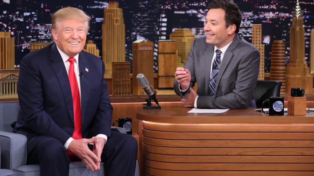 Jimmy non si è fatto sfuggire nemmeno Donald Trump, l'uomo più chiacchierato d'America. Jimmy non si è fatto sfuggire nemmeno l'uomo più chiacchierato d'America, Donald Trump.