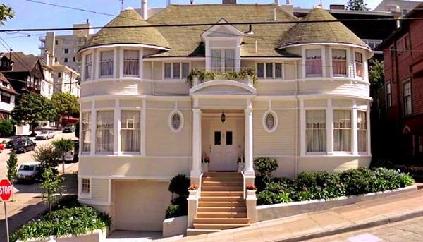La casa di Mrs. Doubtfire a San Francisco La splendida facciata della casa di Mrs. Doubtfire al centro di San Francisco