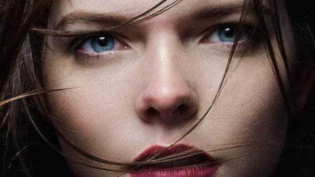 La ragazza invisibile, recensione del romanzo di Blue Jeans Una ragazza in primo piano