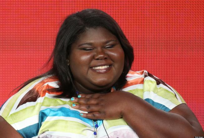 Gabourey Sidibe fa check in in American Horror Story Hotel come guest star Gabourey Sidibe in uno scatto promozionale