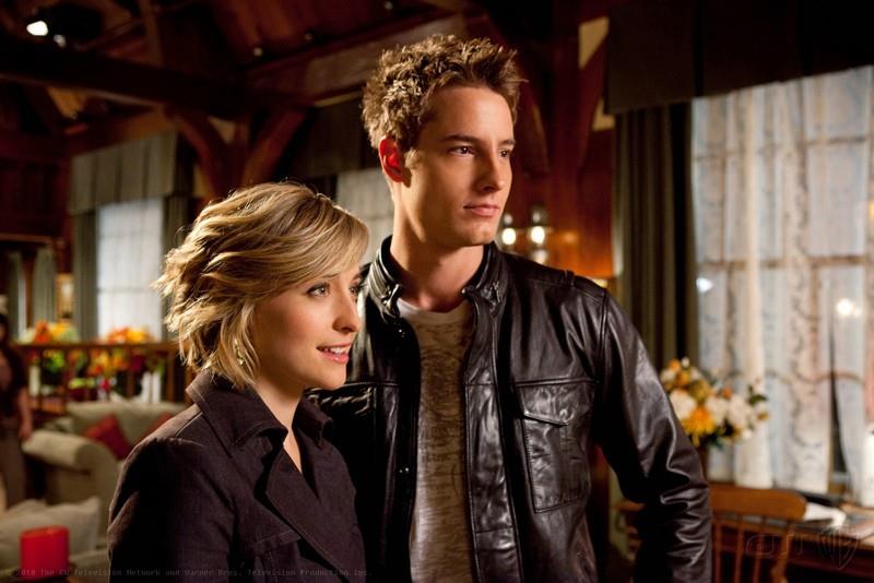 Chloe e Oliver Chloe e Oliver abbracciati in una scena di Smallville