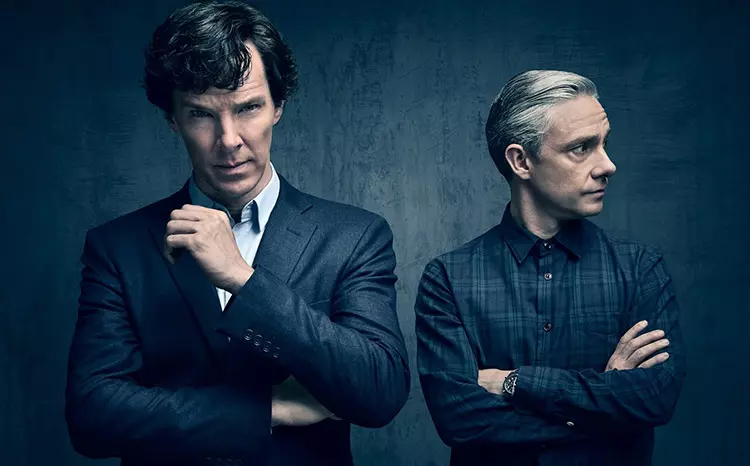 Il cast della serie TV Sherlock Immagine promozionale di Sherlock, con il detective e Watson