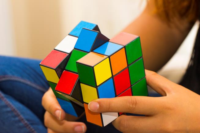 La risoluzione del cubo di Rubik Il cubo di Rubik, rompicampo senza tempo