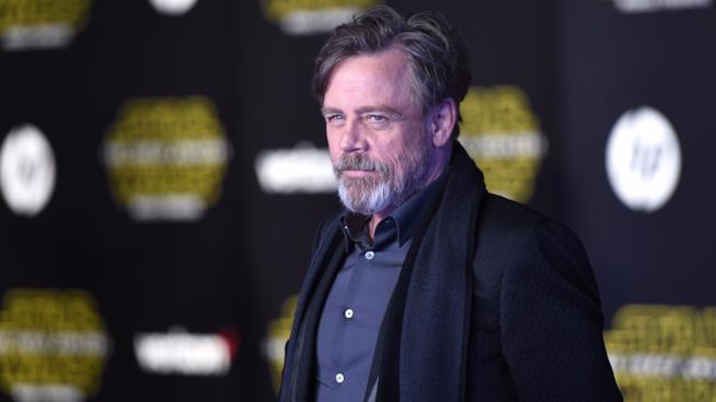 Mark Hamill ha parlato della storia tra Carrie Fisher e Harrison Ford Mark Hamill alla prima di Star Wars: Il Risveglio della Forza