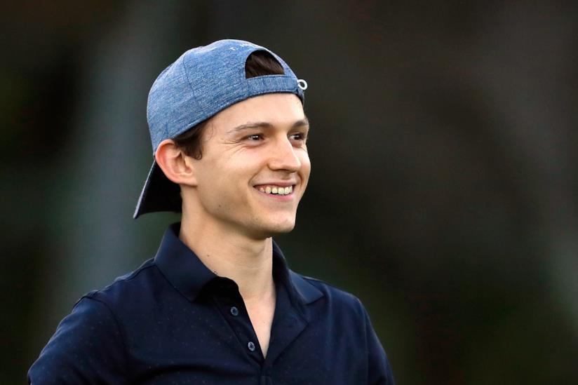 Tom Holland rivela un importante fatto di Avengers: Endgame, durante la presentazione di Spider-Man: Far From Home e i fan si lamentano L'attore Tom Holland