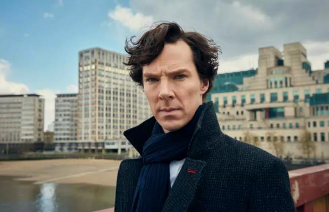 Benedict Cumberbatch, eroe non solo nelle fiction, sventa una rapina Cumberbatch, lo Sherlock della BBC, salva un fattorino da un'aggressione
