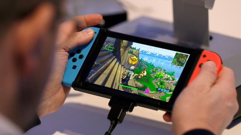 Fortnite, guida: come abilitare il cross-play su tutte le piattaforme Una partita di Fortnite su Nintendo Switch