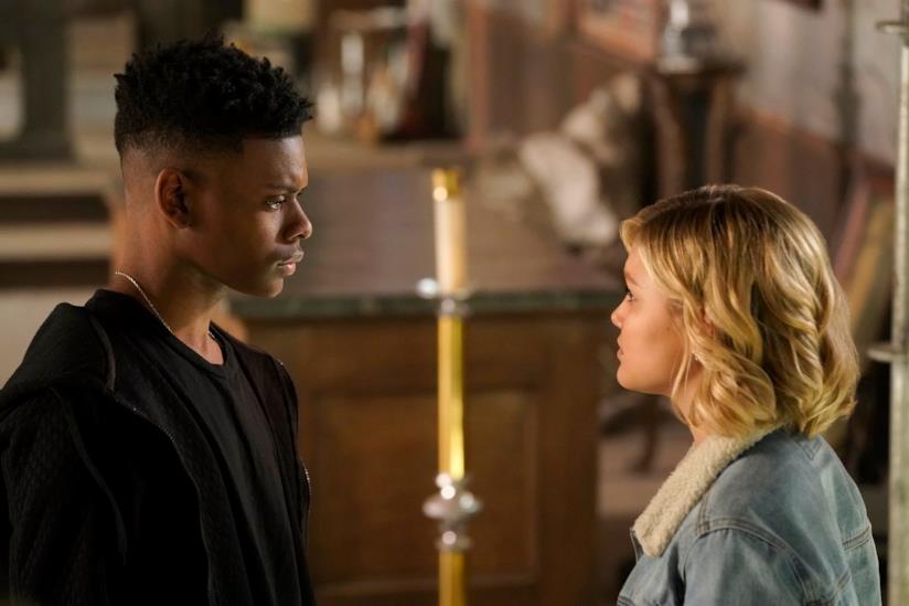 Cloack and Dagger è stata cancellata, non ci sarà una stagione 3 Olivia Holt e Aubrey Joseph in Cloack & Dagger