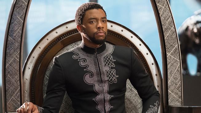L’Arabia Saudita apre le porte al cinema dopo 35 anni: Black Panther è il primo film scelto Chadwick Boseman nei panni di Black Panther è pronto a debuttare nei cinema sauditi