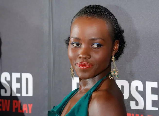 Lupita Nyong'o sarà la protagonista femminile di Black Panther? L'attrice Lupita Nyong'o a teatro