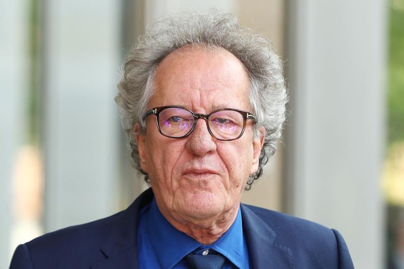 Geoffrey Rush ha ricevuto 2 milioni dopo aver vinto la causa per diffamazione Geoffrey Rush ha vinto la causa per diffamazione