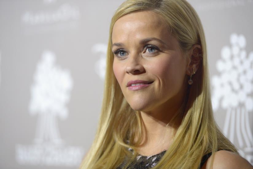 Il film sulla creatrice di Barbie verrà prodotto da Reese Witherspoon Reese Witherspoon al lavoro sul film di Barbie