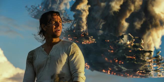 Transformers - L'Ultimo Cavaliere, il quinto capitolo della saga diretta da Michael Bay Wahlberg in una scena dell'ultimo Transformers