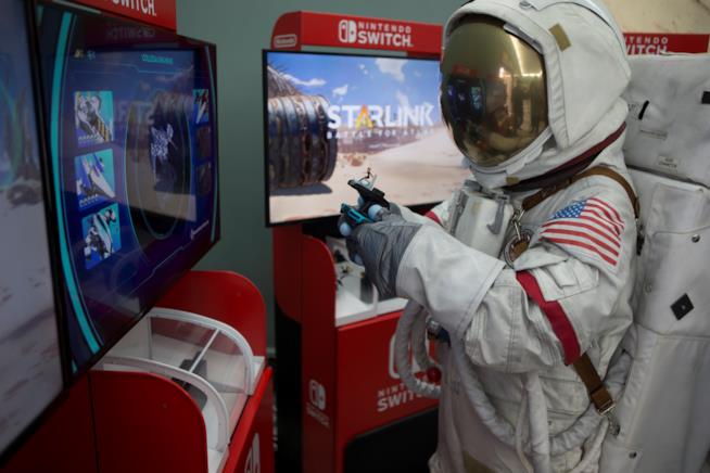 Il videogame Starlink: Battle for Atlas sbarca al Planetario di Milano La mascotte-astronauta di Starlink: Battle for Atlas
