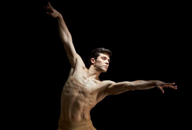 Arriva nelle sale italiane per tre giorni il lungometraggio Roberto Bolle – L’arte della Danza Roberto Bolle al cinema con L’arte della Danza
