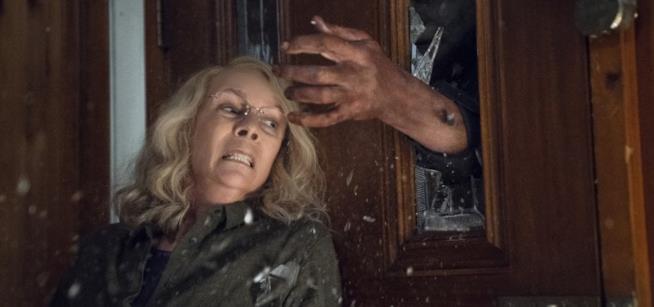 Trapela online un finale alternativo per Hallowen Michael Myers e Laurie Strode in una scena del film