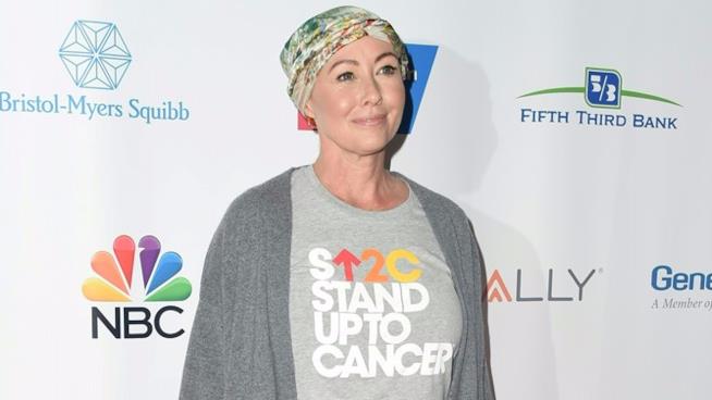 Shannen Doherty continua la sua battaglia contro il cancro e pubblica una foto del primo giorno di radioterapia Shannen Doherty a un evento ufficiale