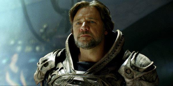 Russell Crowe (Jor-El) Russell Crowe in L'uomo d'acciaio