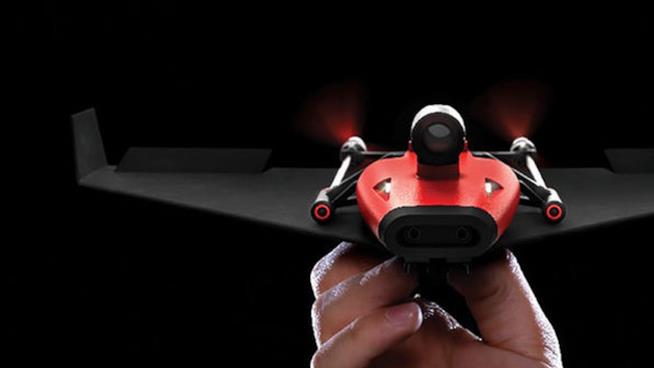 Il kit per costruire l'aeroplanino di carta con la telecamera PowerUp FPV l'aeroplanino di carta drone