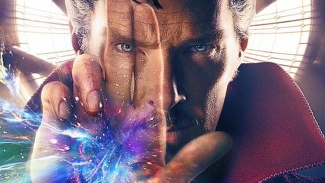 Doctor Strange, rilasciato il primo trailer ufficiale del film Benedict Cumberbatch indossa il costume da Stregone Supremo nel trailer
