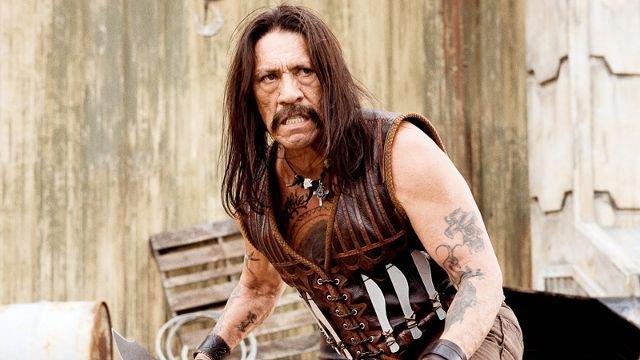 Tutti gli attori nel cast di Machete con Danny Trejo Danny Trejo in una scena del film Machete