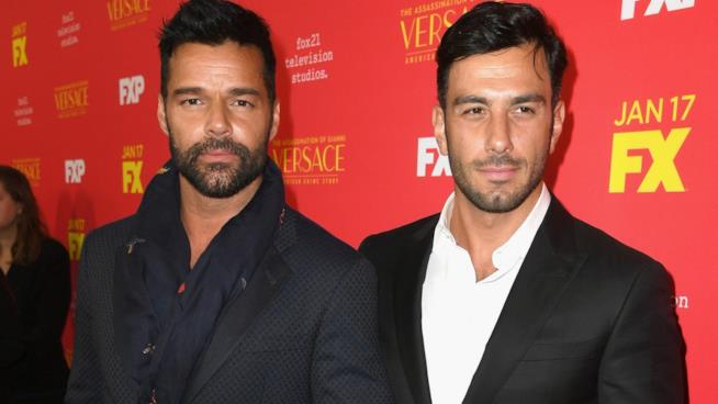 Ricky Martin ha detto si al suo bell'artista Jwan Yosef La coppia Ricky Martin e Jwan Yosef freschi di matrimonio